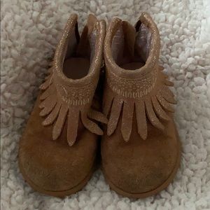 Baby girl moccasin